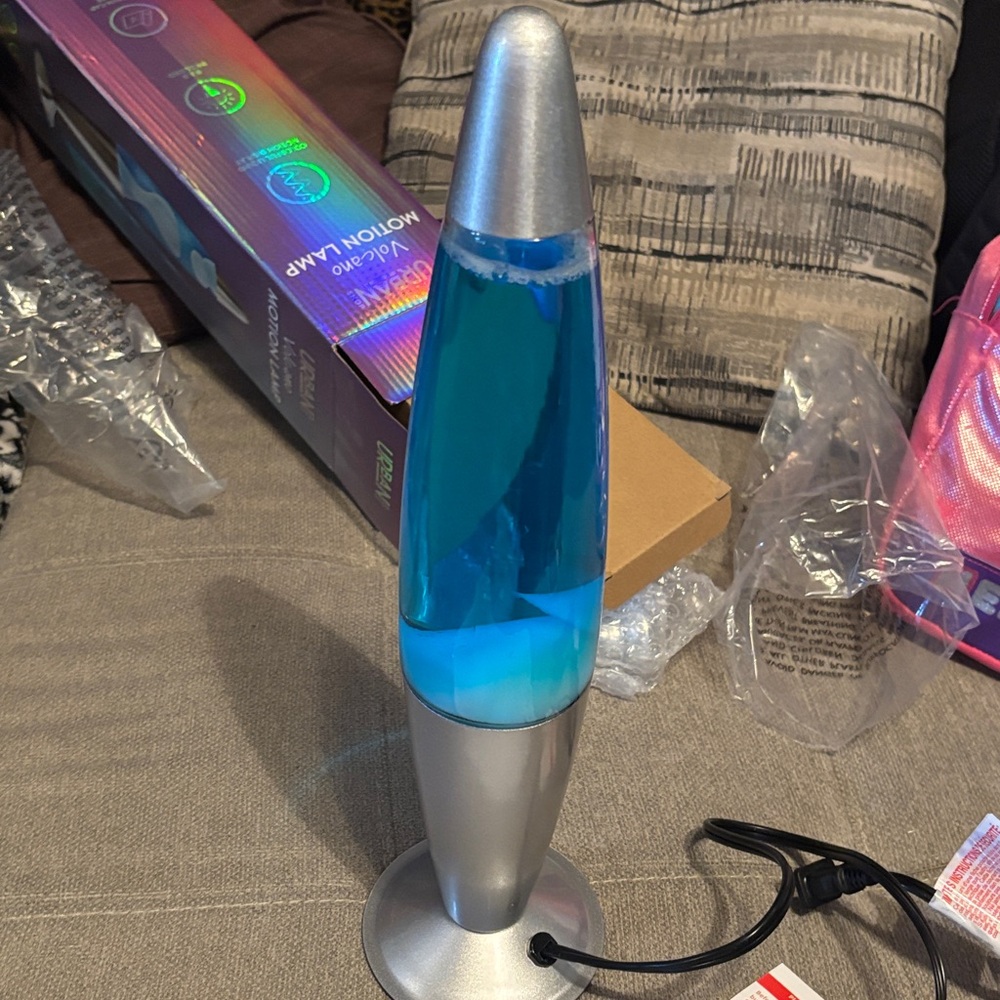 Blue and Silver lava lamp - Picture 10 of 10